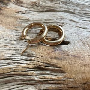 **SOLD**Vintage Italian 9Kt Yellow Gold Chunky/puffy Hoop Earrings.